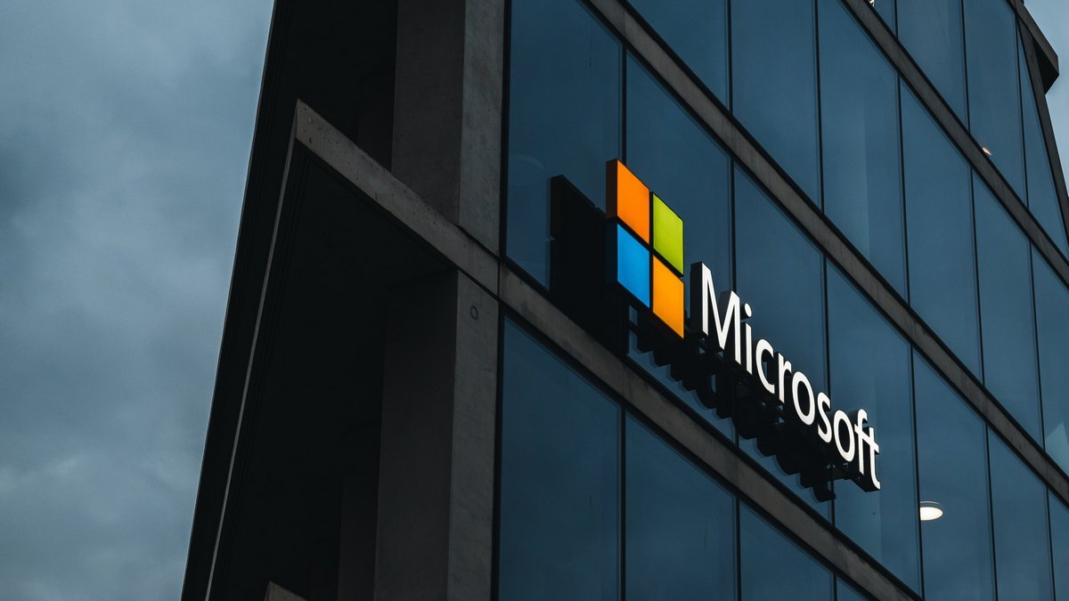 После публикации отчета котировки Microsoft рухнули на 7%