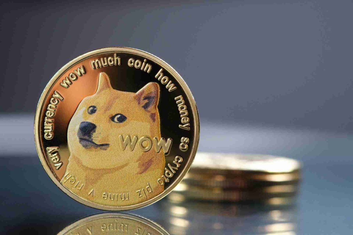 Над Dogecoin навис риск сильного падения