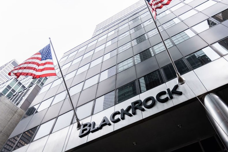 Blackrock вложилась в 80% самых крупных майнинг-фирм