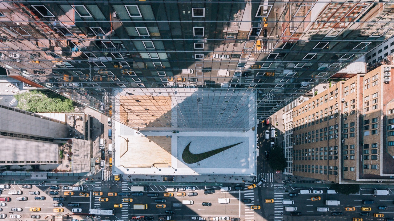 Nike намерена сократить штат на 2%